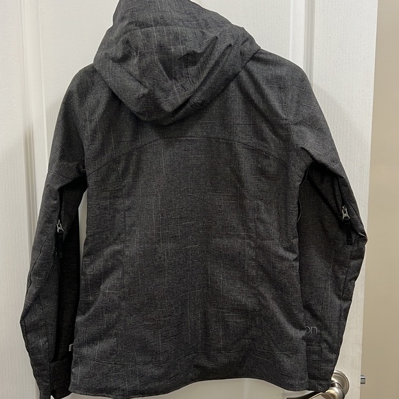 Burton women’s winter coat - Picture 4 of 8